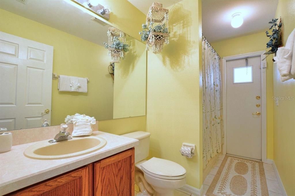 待售: $385,000 (3 贝兹, 2 浴室, 1597 平方英尺)