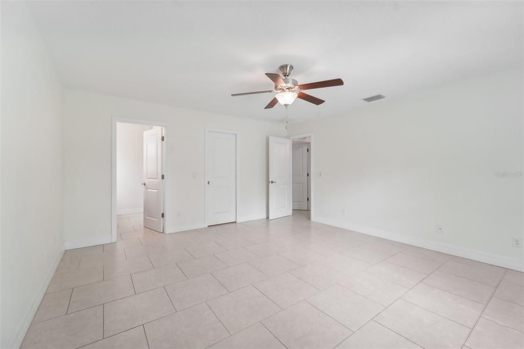 Active With Contract: $354,900 (3 beds, 2 baths, 1437 Square Feet)