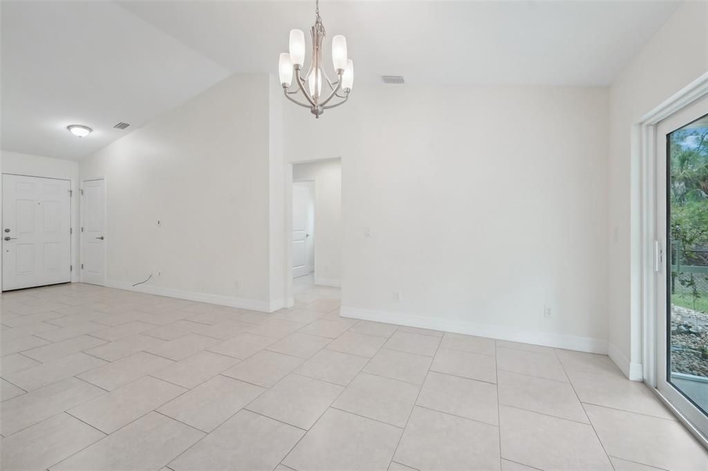 Active With Contract: $354,900 (3 beds, 2 baths, 1437 Square Feet)