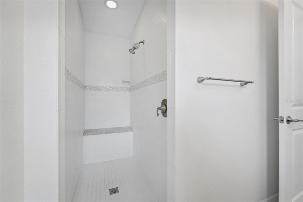 Active With Contract: $354,900 (3 beds, 2 baths, 1437 Square Feet)