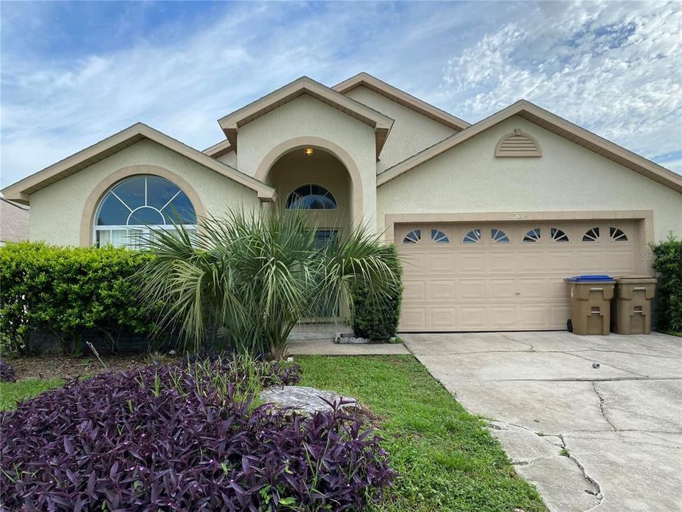 Active With Contract: $2,999 (5 beds, 4 baths, 2136 Square Feet)