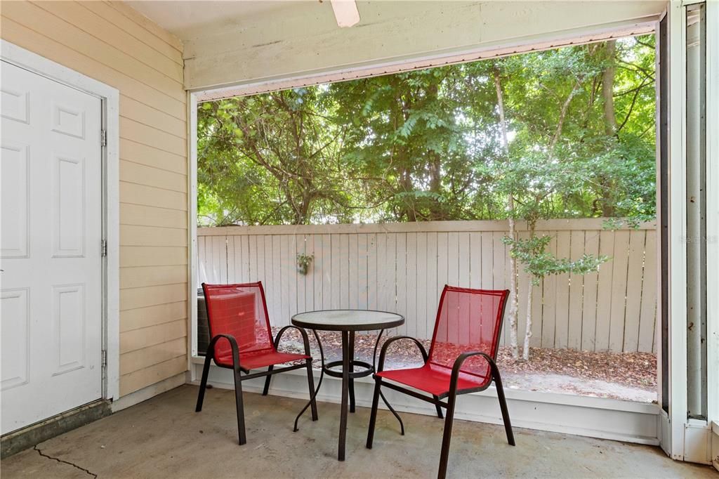 Active With Contract: $269,900 (2 beds, 2 baths, 1450 Square Feet)