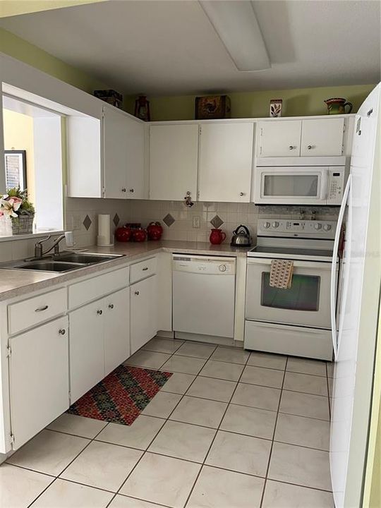 Recently Rented: $1,700 (2 beds, 2 baths, 1341 Square Feet)