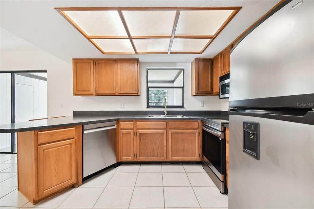 Recently Sold: $279,900 (2 beds, 1 baths, 1522 Square Feet)