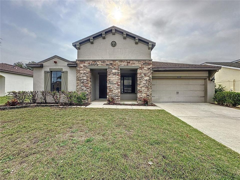 Active With Contract: $449,990 (4 beds, 3 baths, 2232 Square Feet)