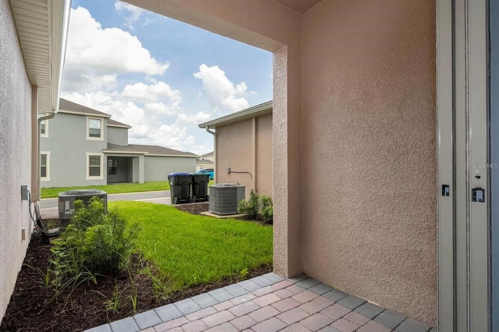 Active With Contract: $2,600 (3 beds, 2 baths, 1568 Square Feet)