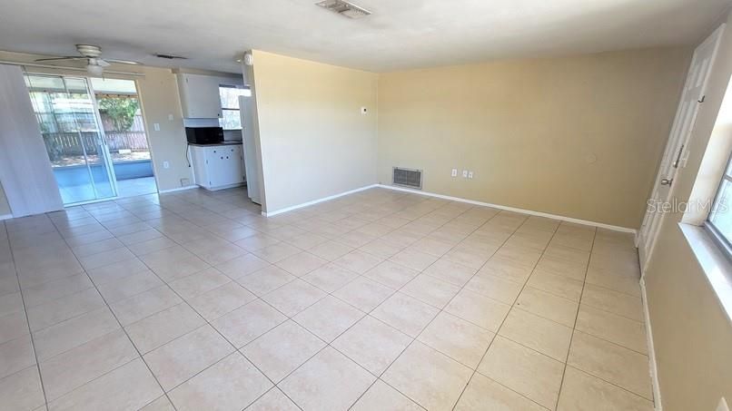 Recently Rented: $1,500 (2 beds, 1 baths, 936 Square Feet)