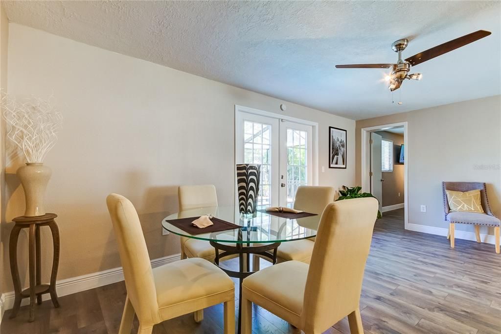 Active With Contract: $363,000 (3 beds, 2 baths, 1587 Square Feet)