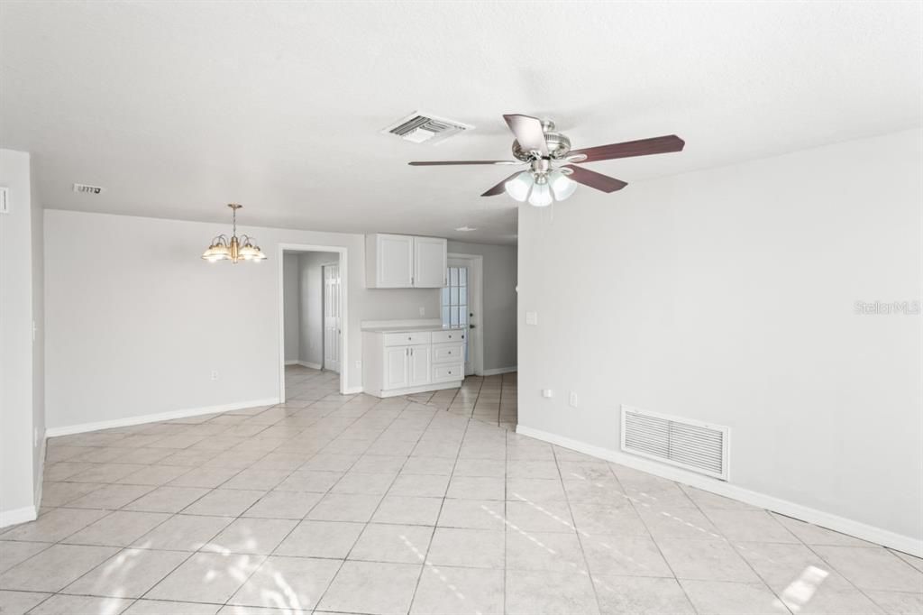 Active With Contract: $259,900 (3 beds, 1 baths, 1202 Square Feet)