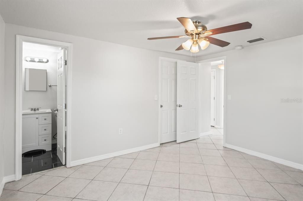 Active With Contract: $259,900 (3 beds, 1 baths, 1202 Square Feet)