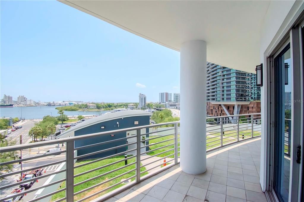 For Sale: $899,900 (2 beds, 2 baths, 1571 Square Feet)
