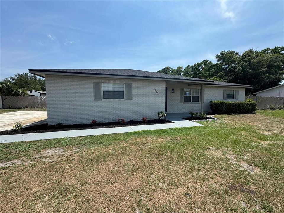Active With Contract: $369,900 (3 beds, 2 baths, 1680 Square Feet)