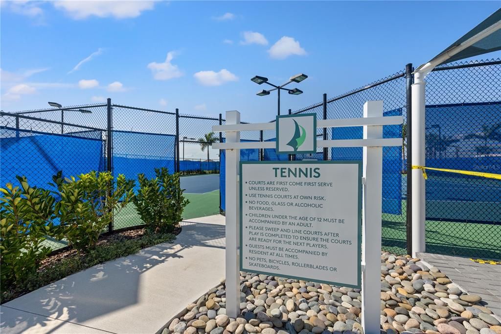 2 Tennis Courts