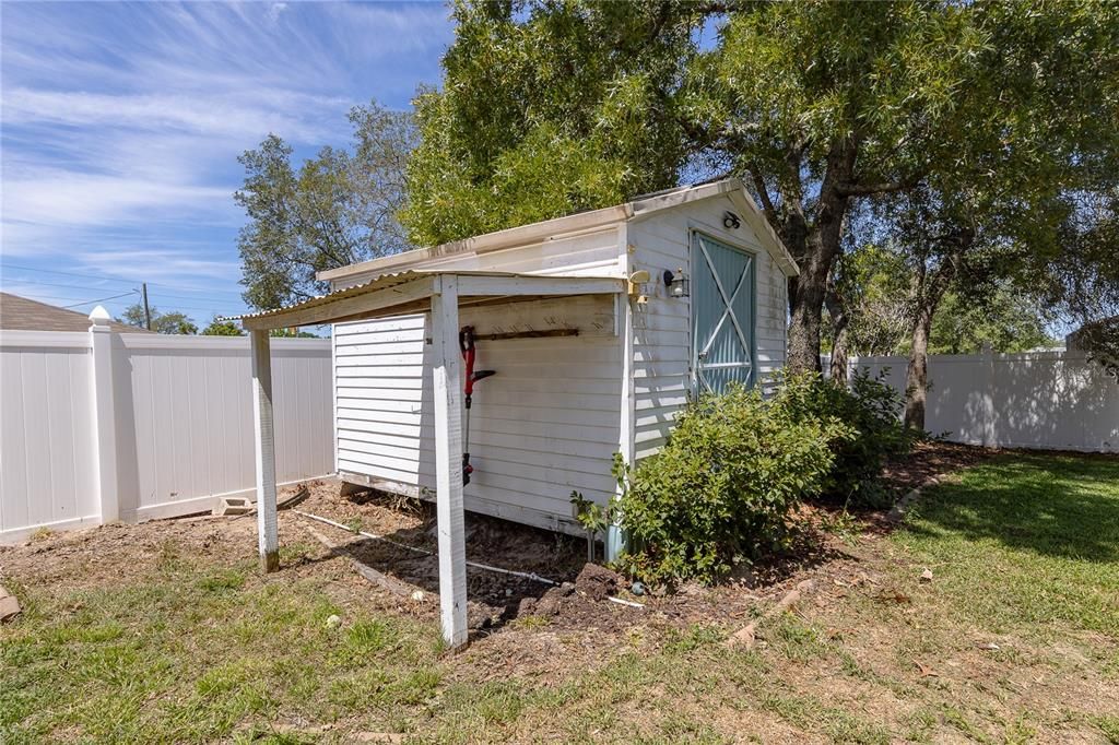 Active With Contract: $320,000 (4 beds, 2 baths, 1708 Square Feet)