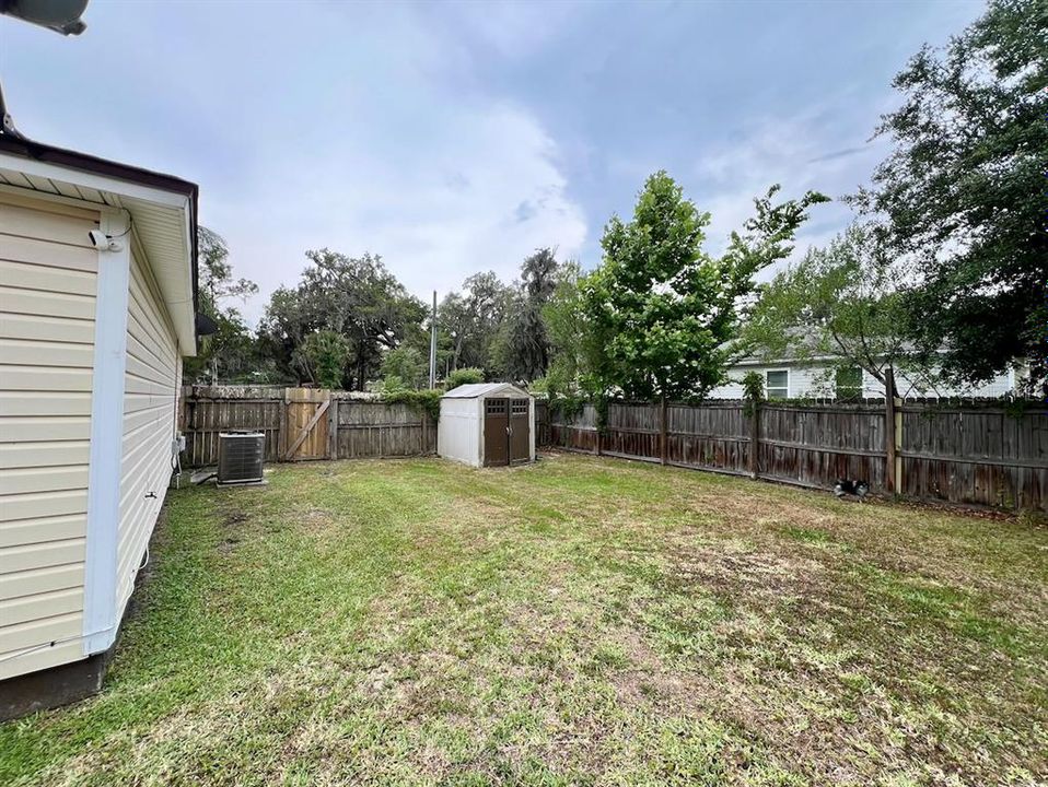 Active With Contract: $249,900 (3 beds, 2 baths, 1308 Square Feet)