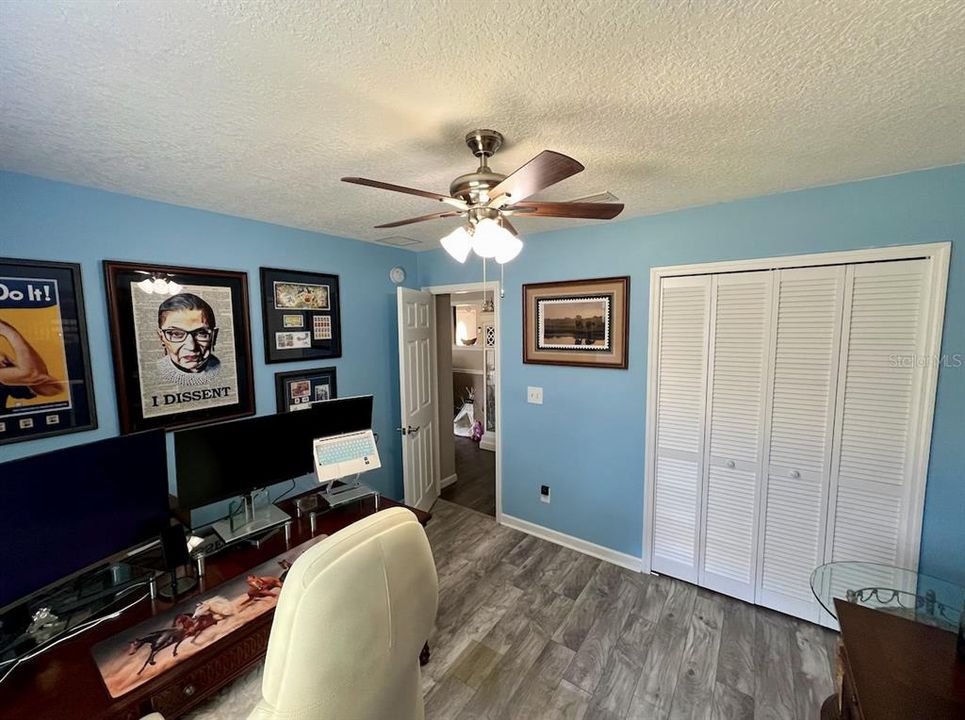 Active With Contract: $249,900 (3 beds, 2 baths, 1308 Square Feet)