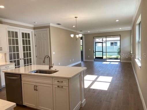 Active With Contract: $2,800 (2 beds, 2 baths, 1614 Square Feet)