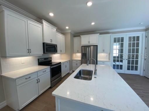 Active With Contract: $2,800 (2 beds, 2 baths, 1614 Square Feet)