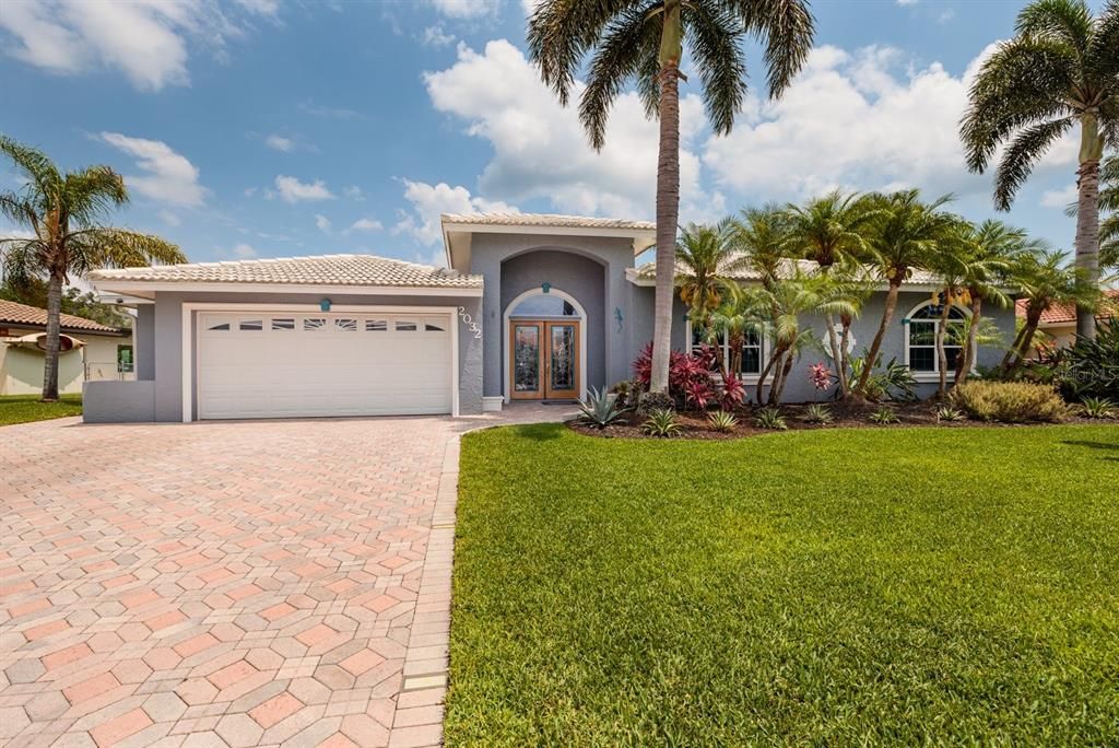 Recently Sold: $1,599,900 (5 beds, 3 baths, 2951 Square Feet)