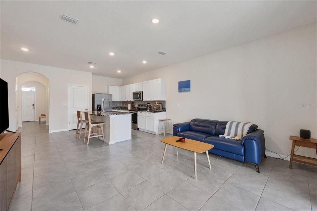 For Sale: $438,000 (3 beds, 2 baths, 1724 Square Feet)