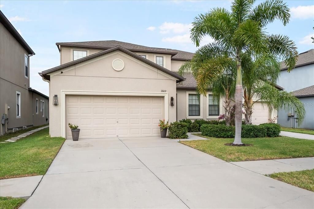 Active With Contract: $4,000 (6 beds, 4 baths, 3912 Square Feet)