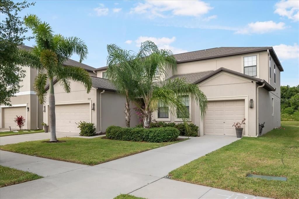 Active With Contract: $4,000 (6 beds, 4 baths, 3912 Square Feet)