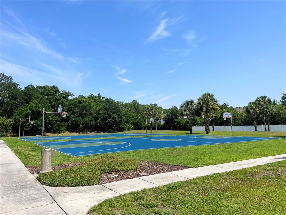 Active With Contract: $337,500 (2 beds, 2 baths, 1722 Square Feet)