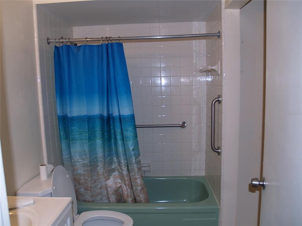 Left Side Unit  Bath