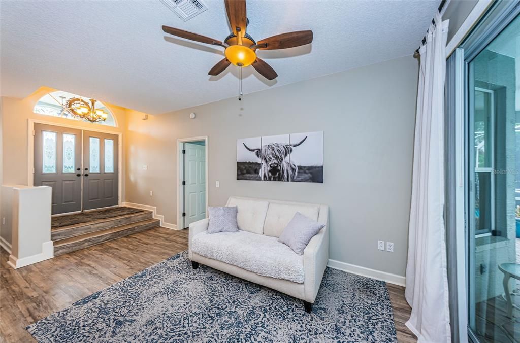 Foyer/Living Room