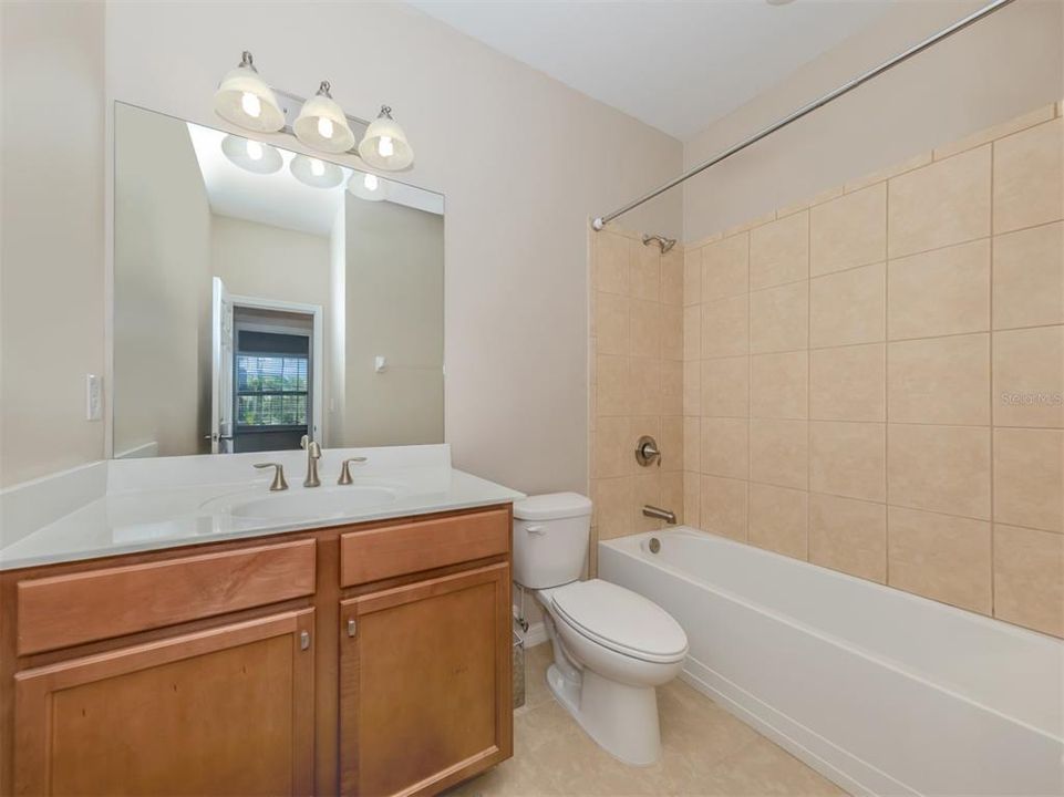 For Sale: $329,000 (2 beds, 2 baths, 1135 Square Feet)