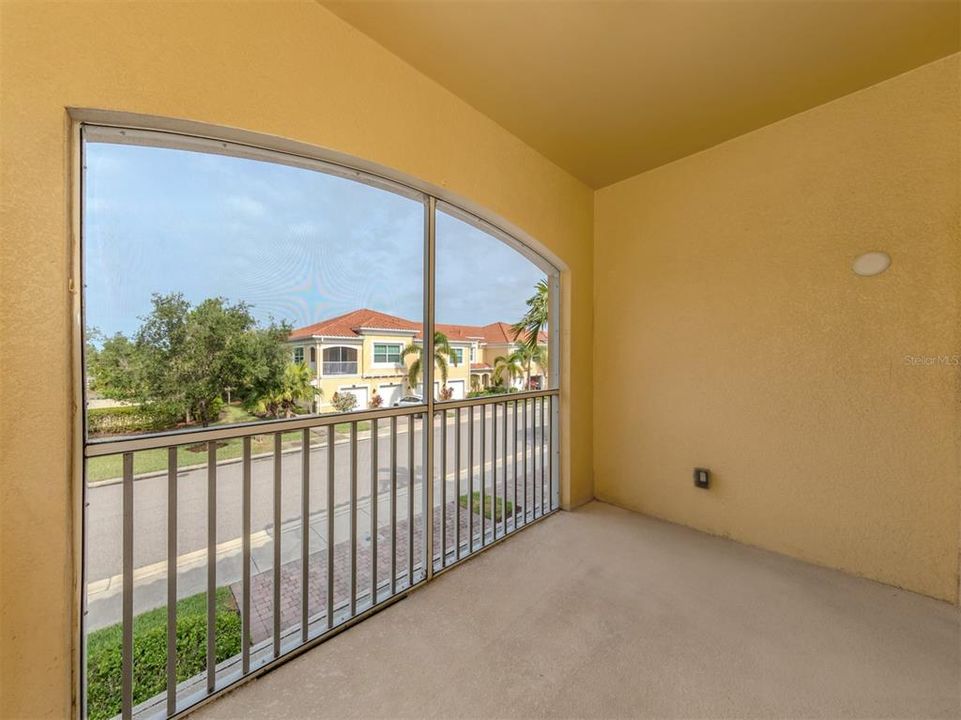 For Sale: $329,000 (2 beds, 2 baths, 1135 Square Feet)