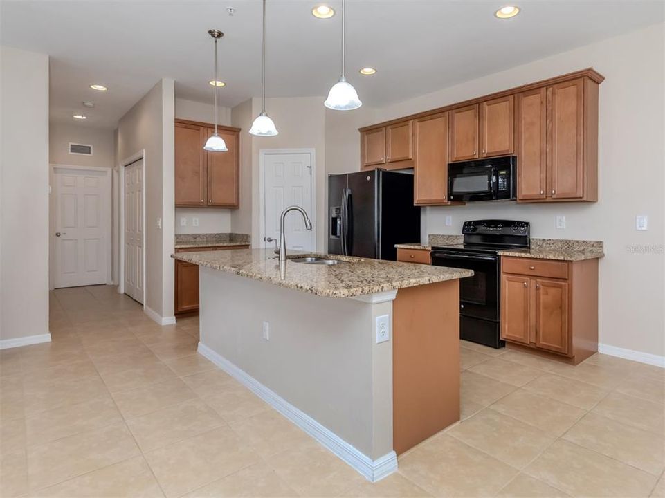 For Sale: $329,000 (2 beds, 2 baths, 1135 Square Feet)