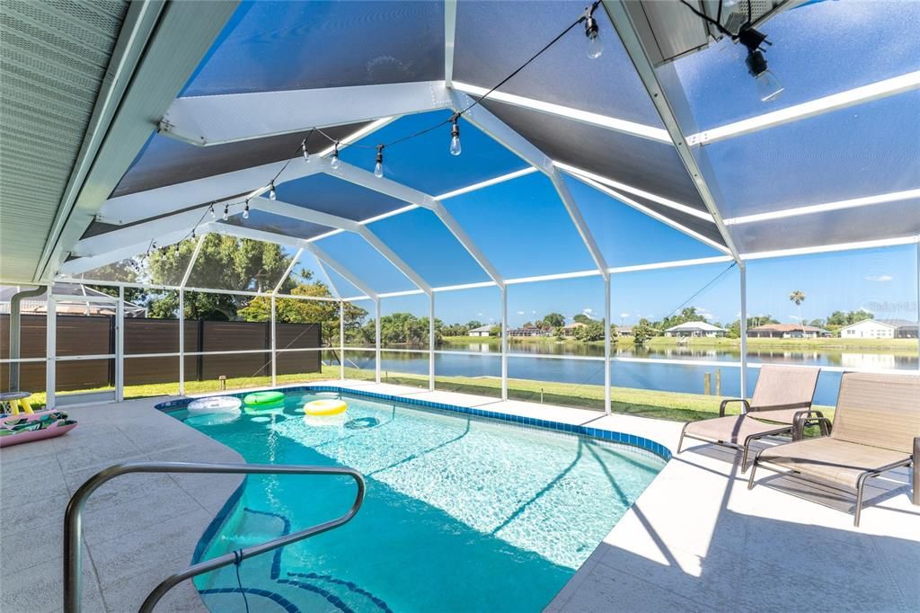 Beautiful Lake View From The Pool.