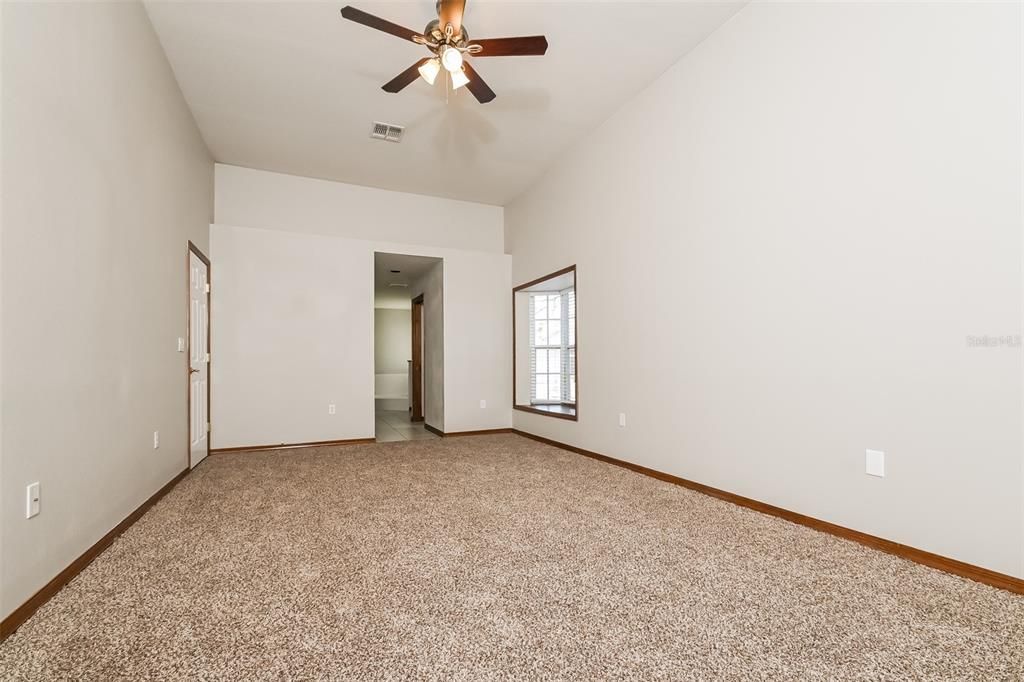 For Rent: $2,125 (4 beds, 2 baths, 2509 Square Feet)