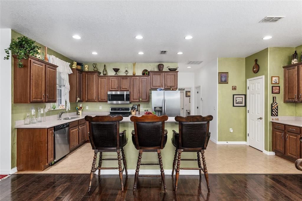 Recently Sold: $383,000 (3 beds, 3 baths, 1840 Square Feet)