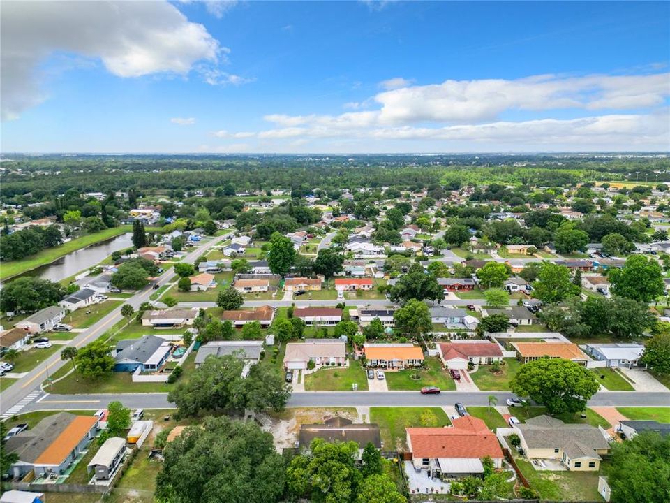 Active With Contract: $275,000 (2 beds, 2 baths, 1000 Square Feet)