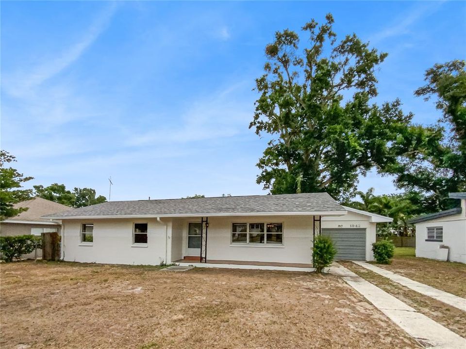 Active With Contract: $212,000 (3 beds, 1 baths, 1392 Square Feet)