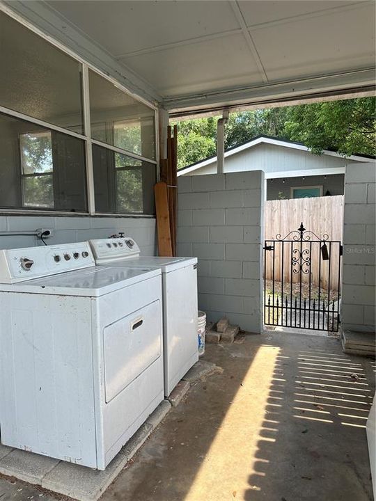 Recently Rented: $1,800 (2 beds, 1 baths, 832 Square Feet)