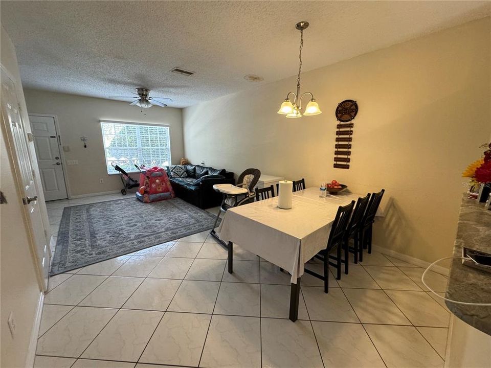 Active With Contract: $1,950 (2 beds, 1 baths, 1152 Square Feet)