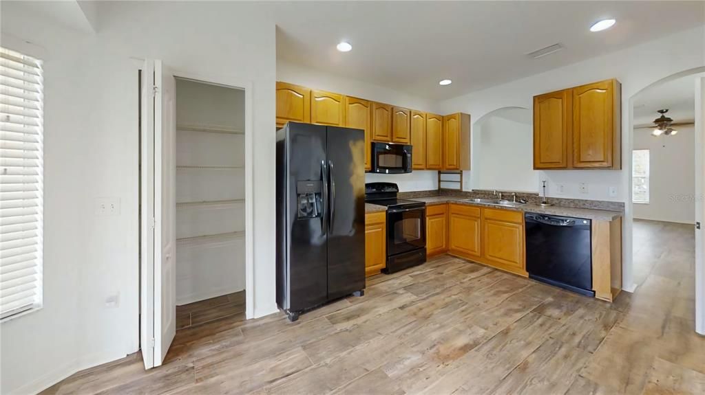 For Sale: $234,900 (2 beds, 2 baths, 1254 Square Feet)