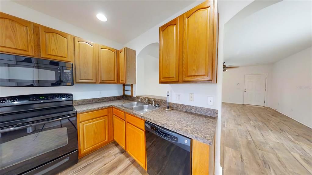 For Sale: $234,900 (2 beds, 2 baths, 1254 Square Feet)