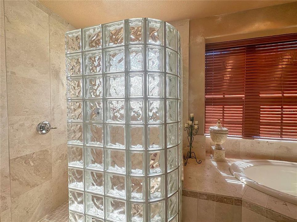 出租: $6,500 (3 贝兹, 3 浴室, 3136 平方英尺)