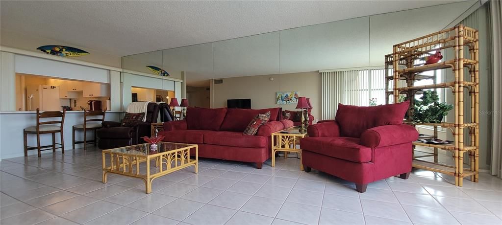 For Rent: $2,600 (2 beds, 2 baths, 1425 Square Feet)