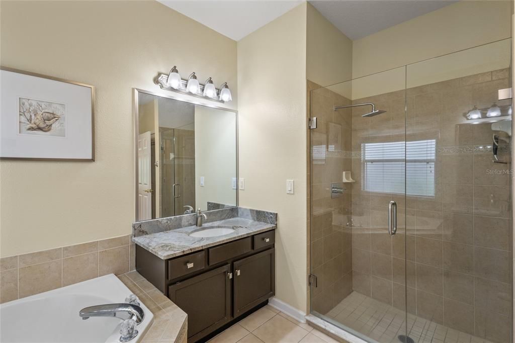 最近售出: $427,000 (3 贝兹, 2 浴室, 1546 平方英尺)