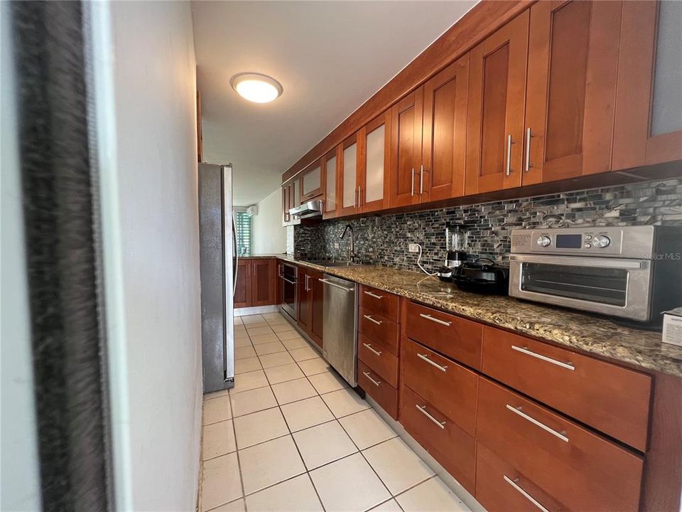 For Rent: $2,400 (3 beds, 2 baths, 1479 Square Feet)