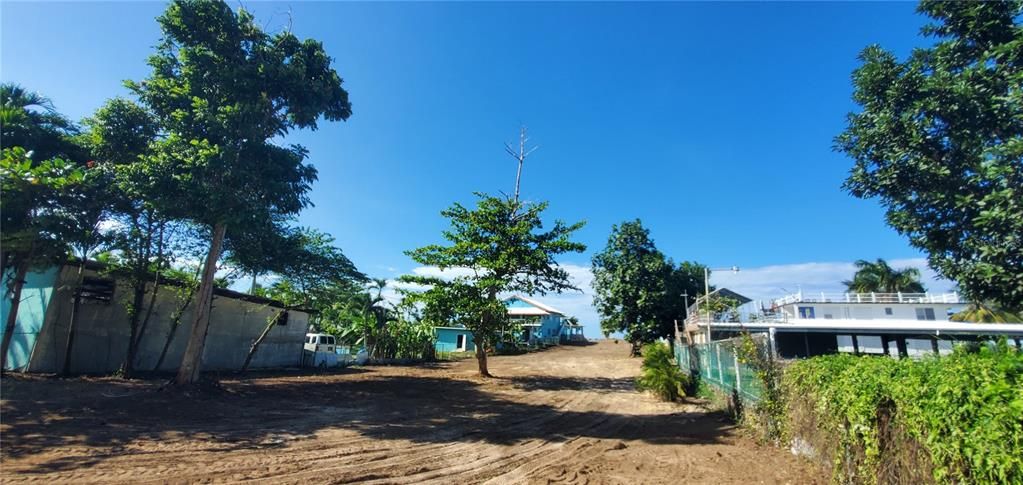 En Venta: $799,555 (0.45 acres)