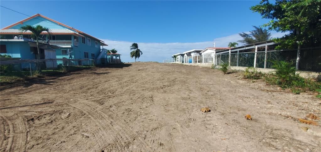 En Venta: $799,555 (0.45 acres)