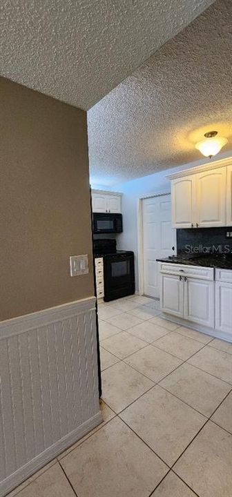 For Sale: $269,000 (2 beds, 2 baths, 996 Square Feet)