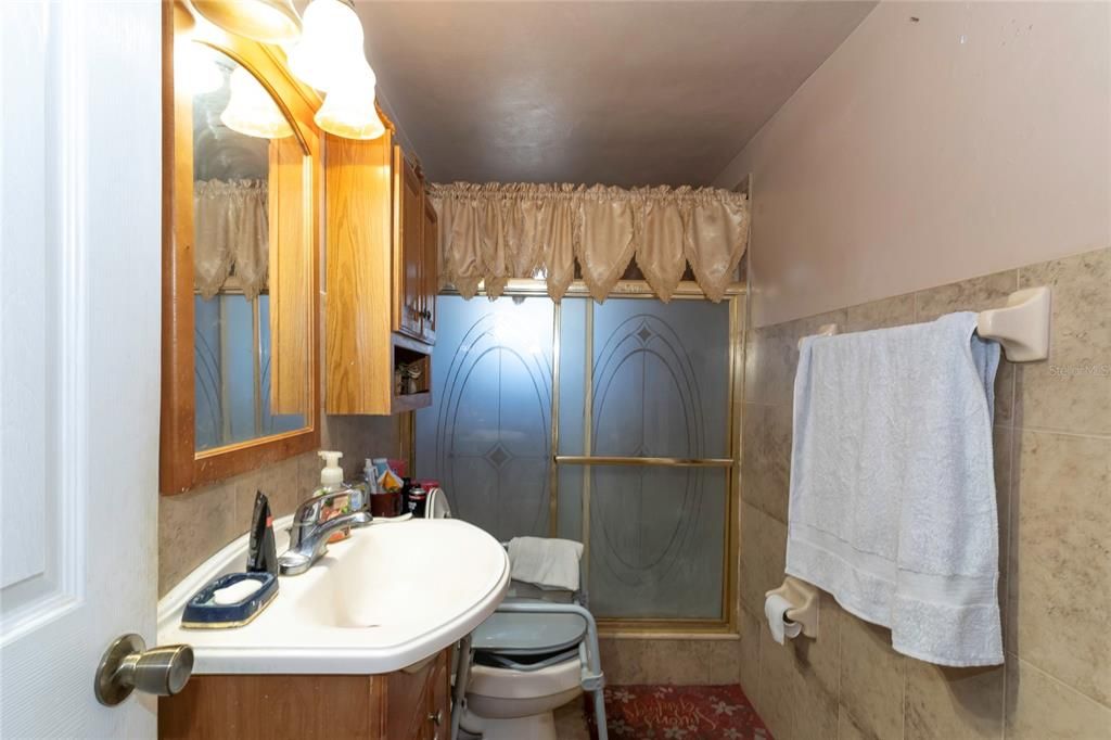 待售: $269,000 (2 贝兹, 2 浴室, 1708 平方英尺)