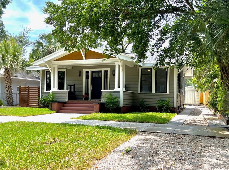 Active With Contract: $399,900 (3 beds, 1 baths, 1070 Square Feet)